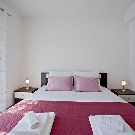 Apartments With A Parking Space Gornje Selo, Solta - 15545 Grohote Quarto foto
