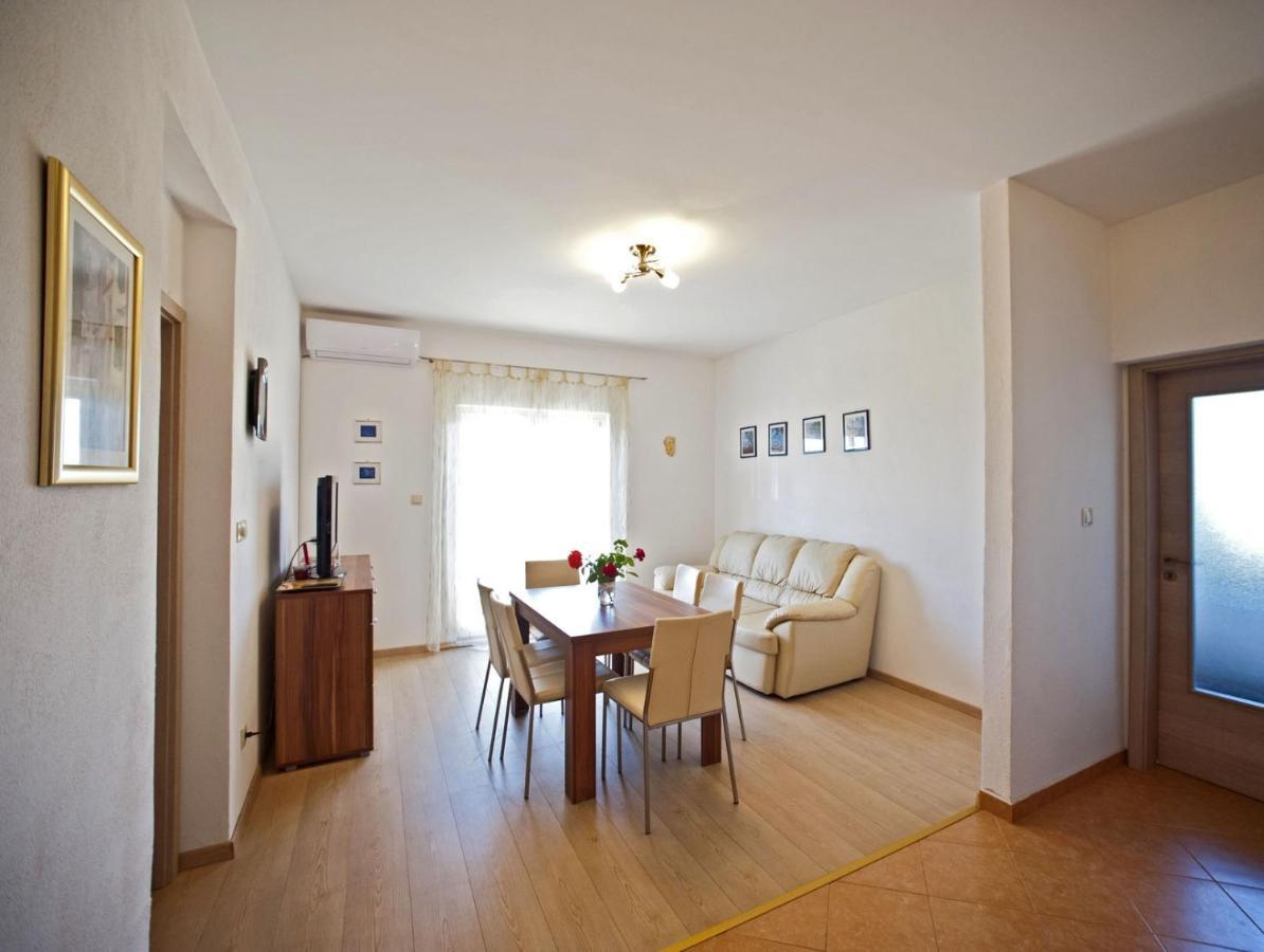 Apartments With A Parking Space Gornje Selo, Solta - 15545 Grohote Exterior foto