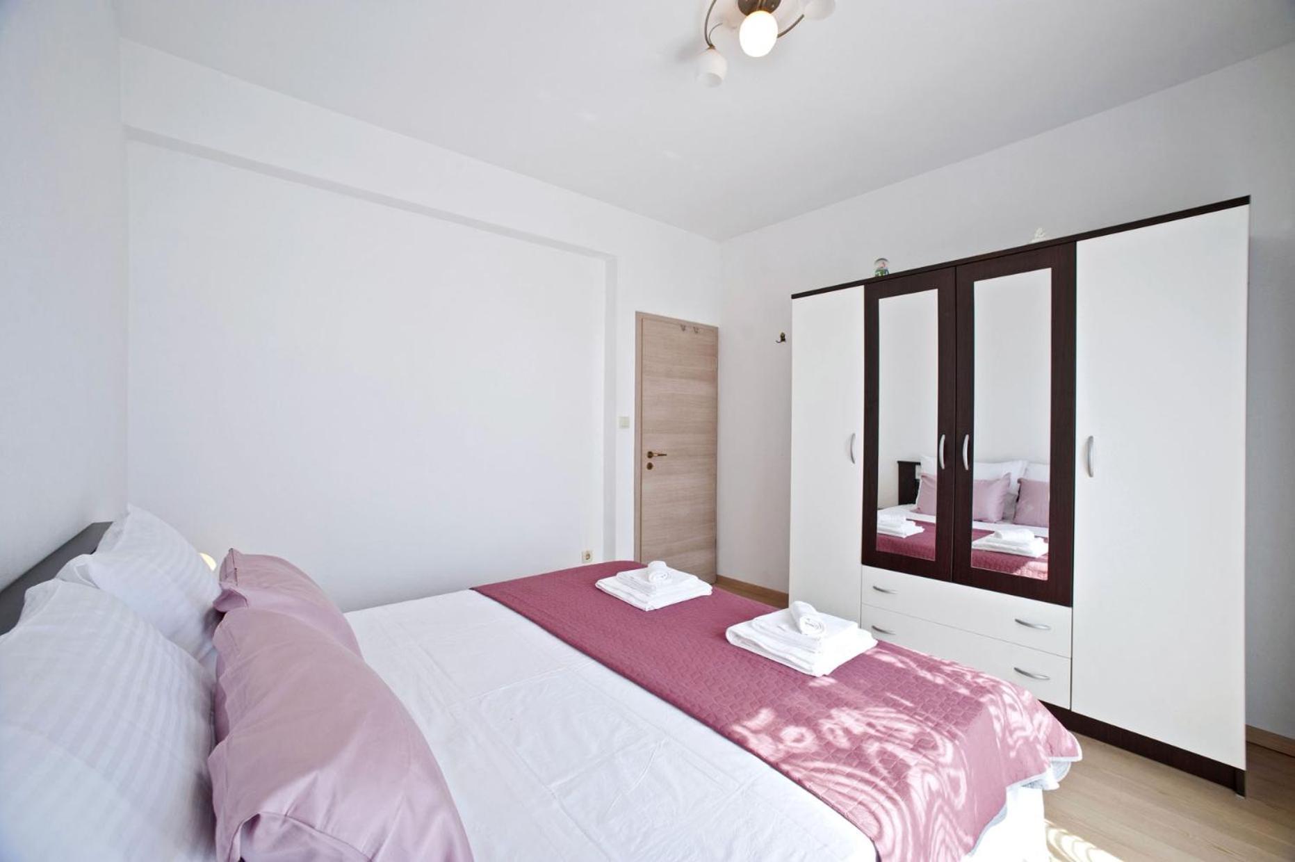 Apartments With A Parking Space Gornje Selo, Solta - 15545 Grohote Quarto foto